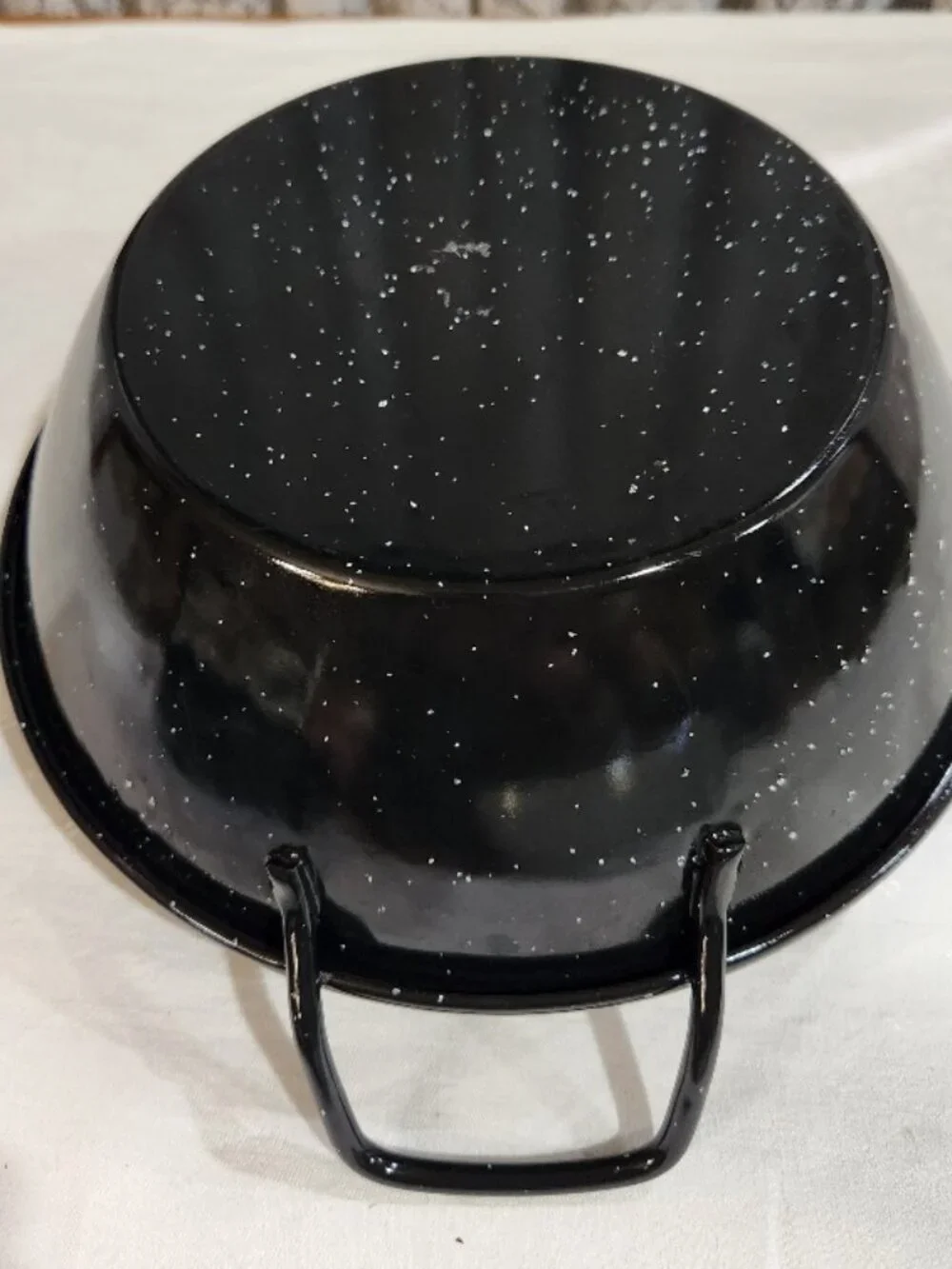 Black Speckled Enamelware Pan w/Handles 9.5 inch
